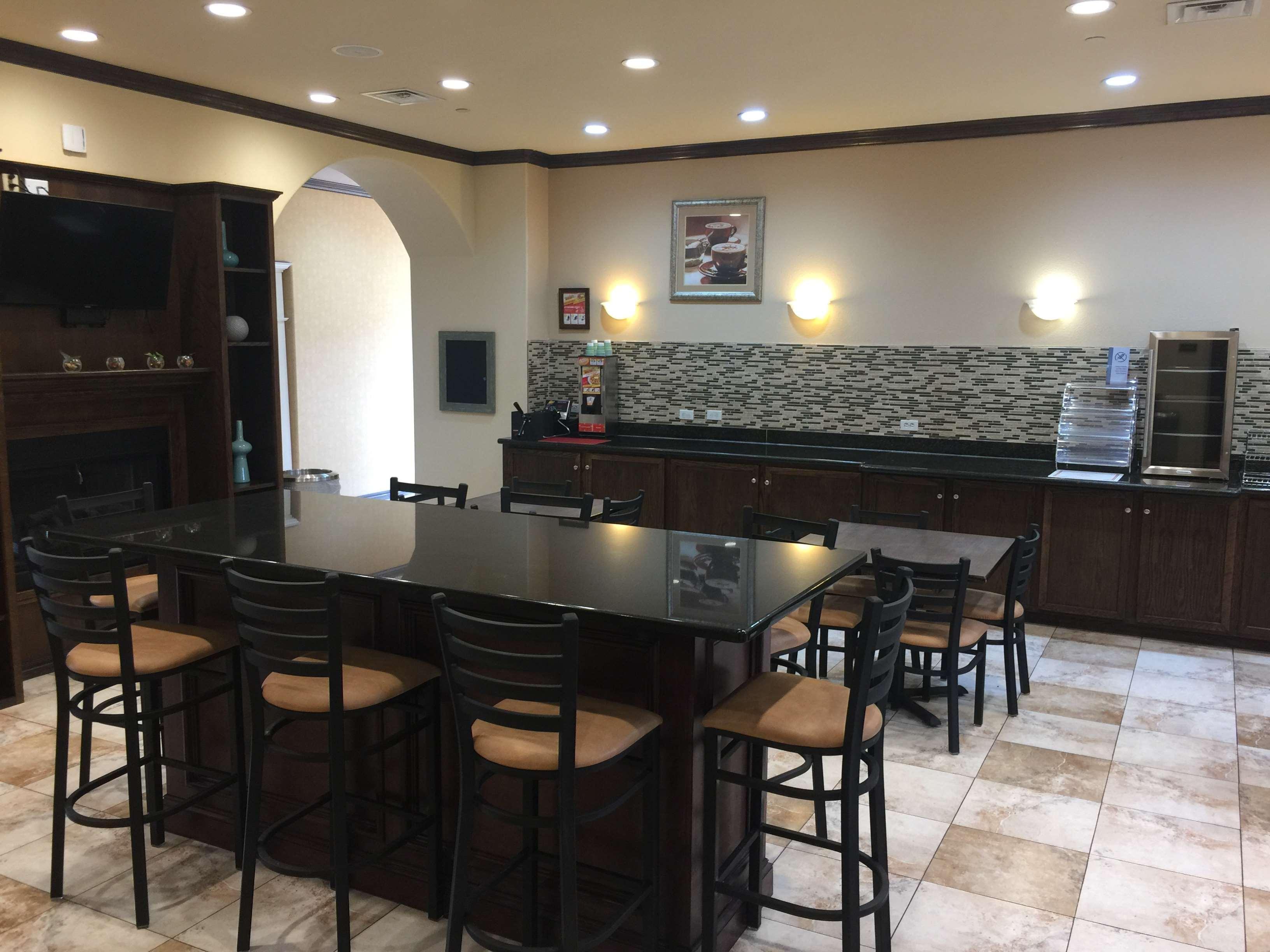 Best Western Red River Inn & Suites Такервилл Экстерьер фото