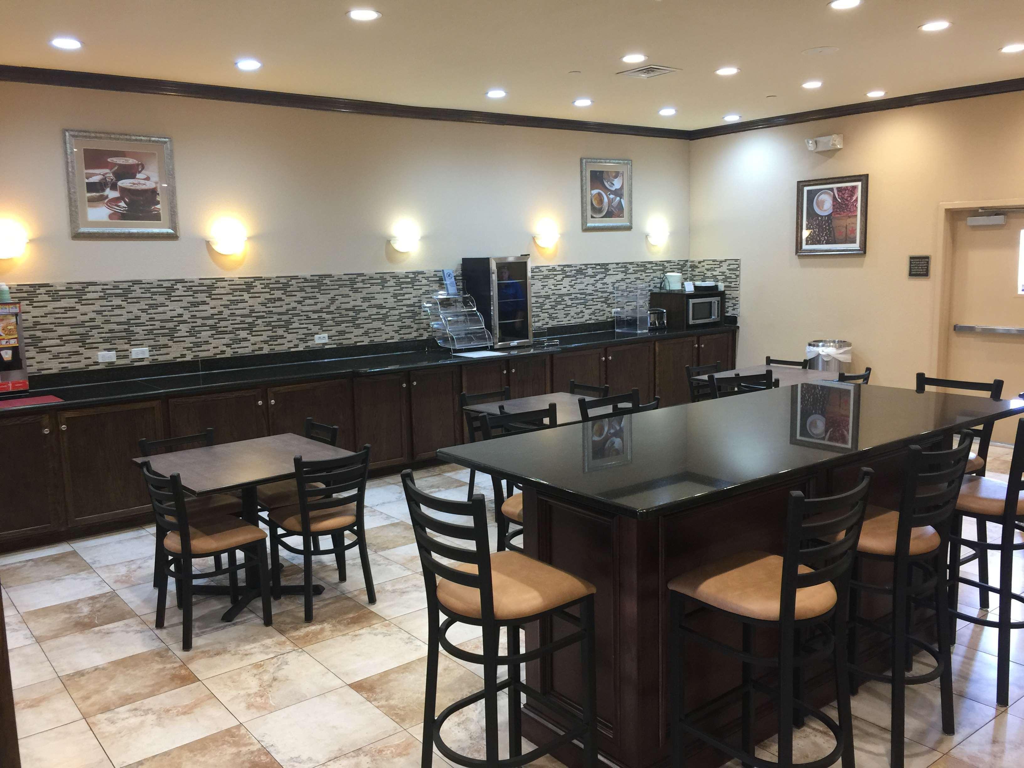Best Western Red River Inn & Suites Такервилл Экстерьер фото