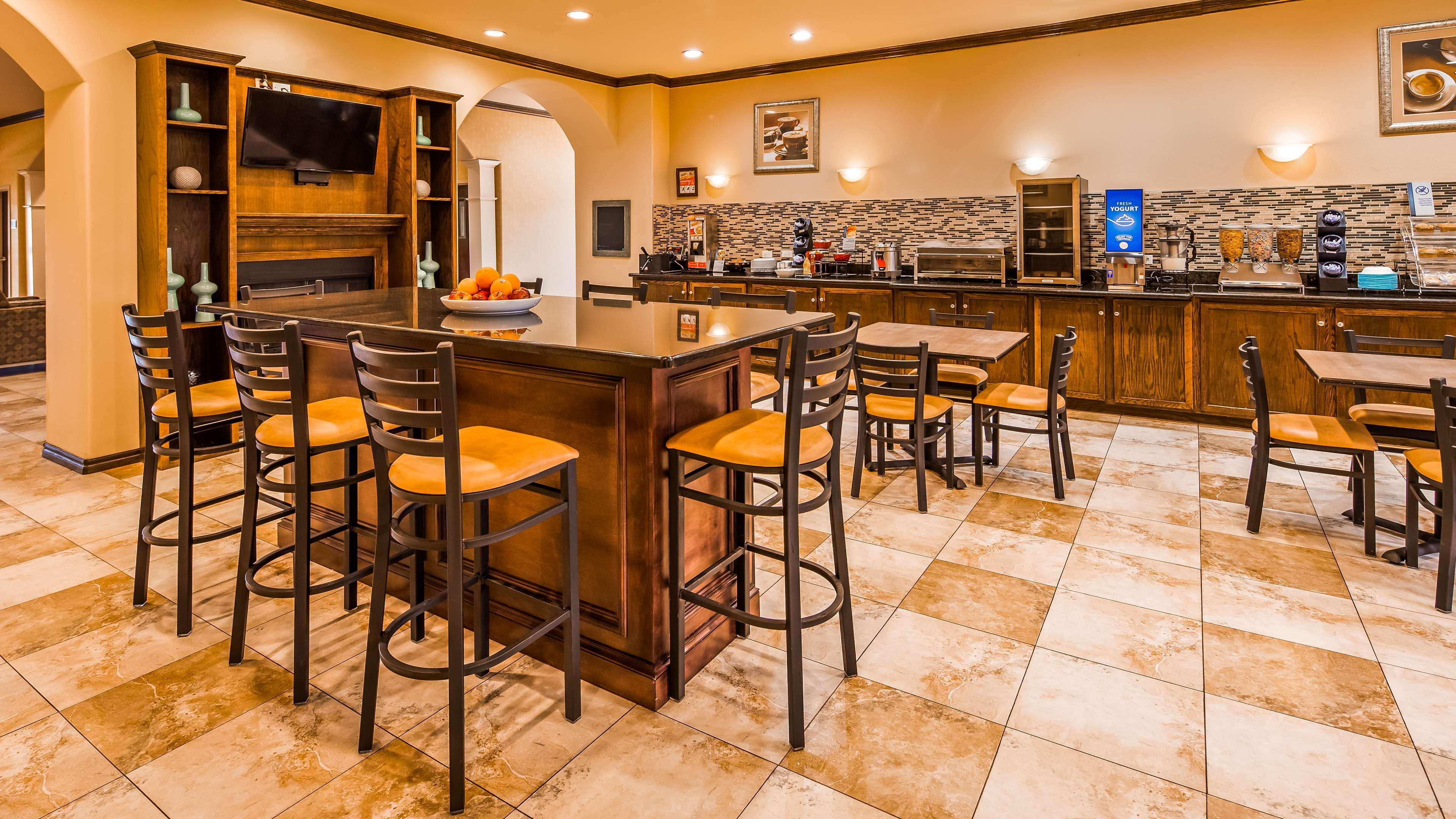 Best Western Red River Inn & Suites Такервилл Экстерьер фото