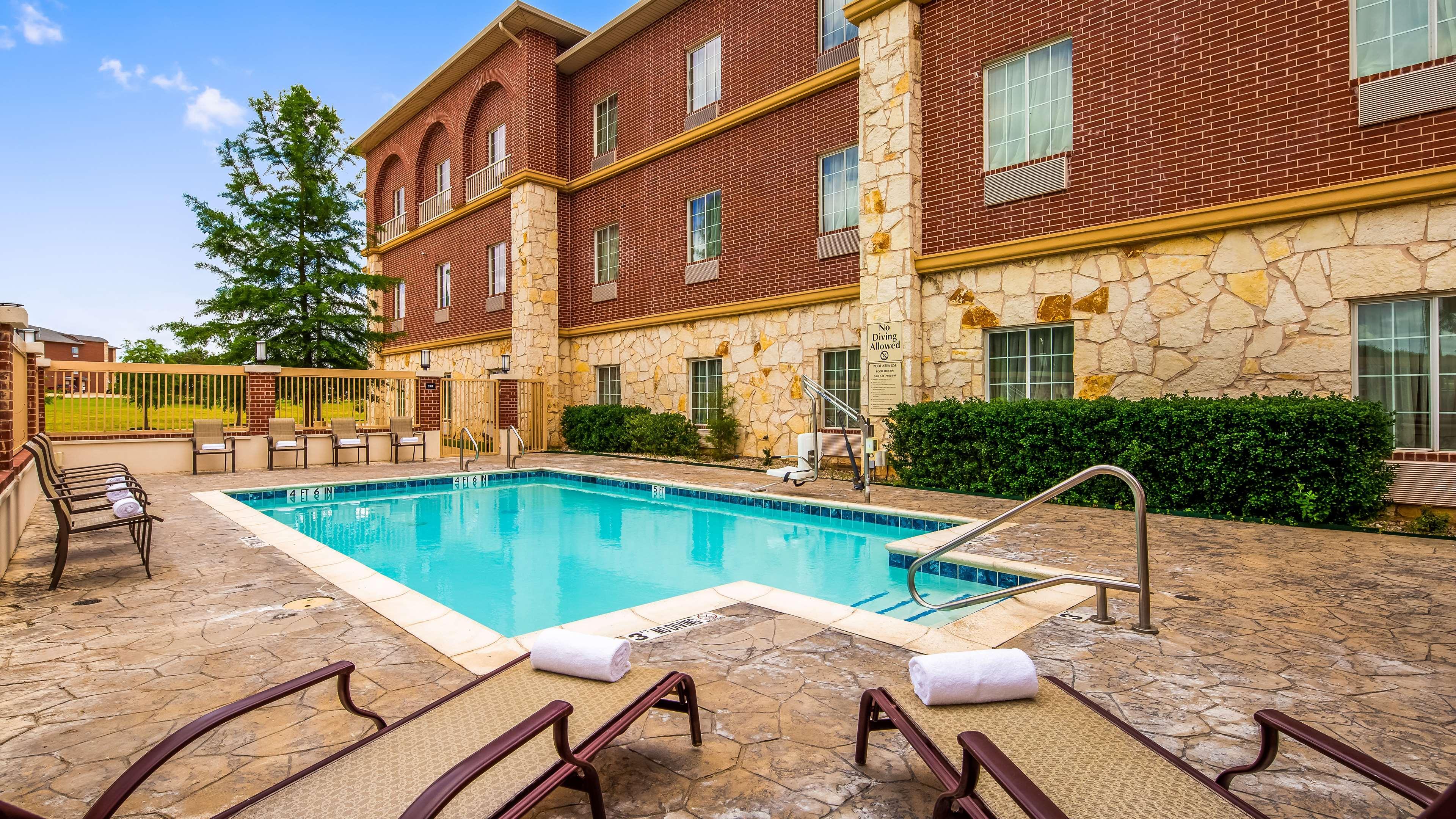 Best Western Red River Inn & Suites Такервилл Экстерьер фото